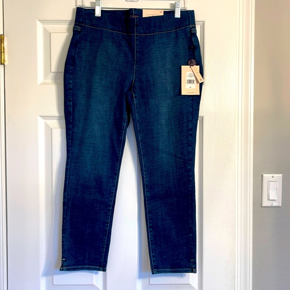 Never worn! NYDJ pull on jeans, skinny ankle length, with small slits at ankle